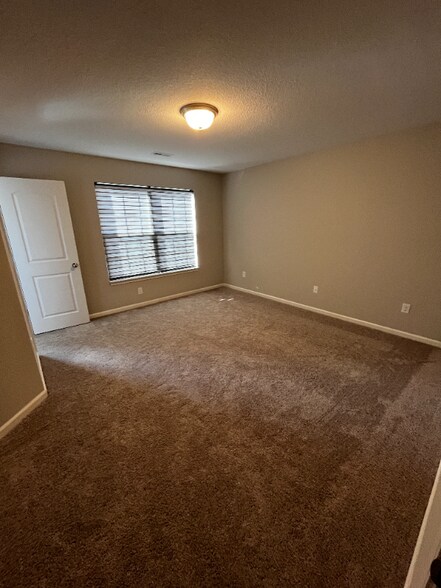 Building Photo - 202 Clover Meadow Ln