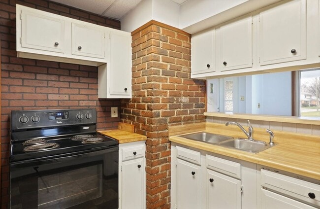 Building Photo - Charming 2 Bedroom, 1 Bath Home on Reed St – Move-In Ready!