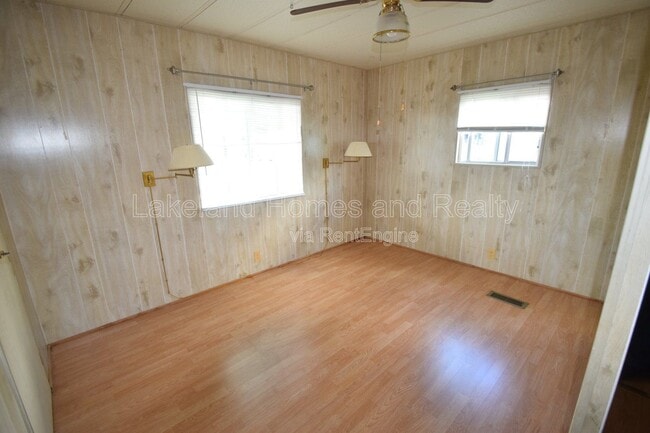 Building Photo - 1567 Longbow Dr