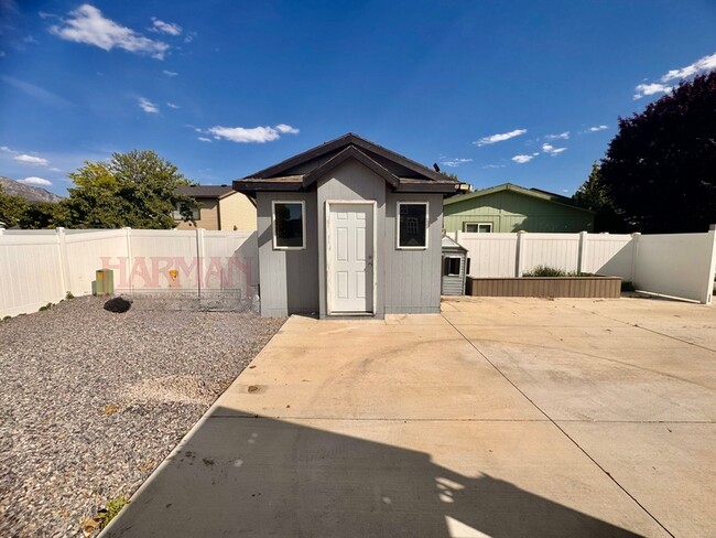 Building Photo - 863 Artesia Rd