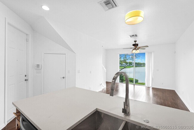 Building Photo - 1427 NW 34th Way