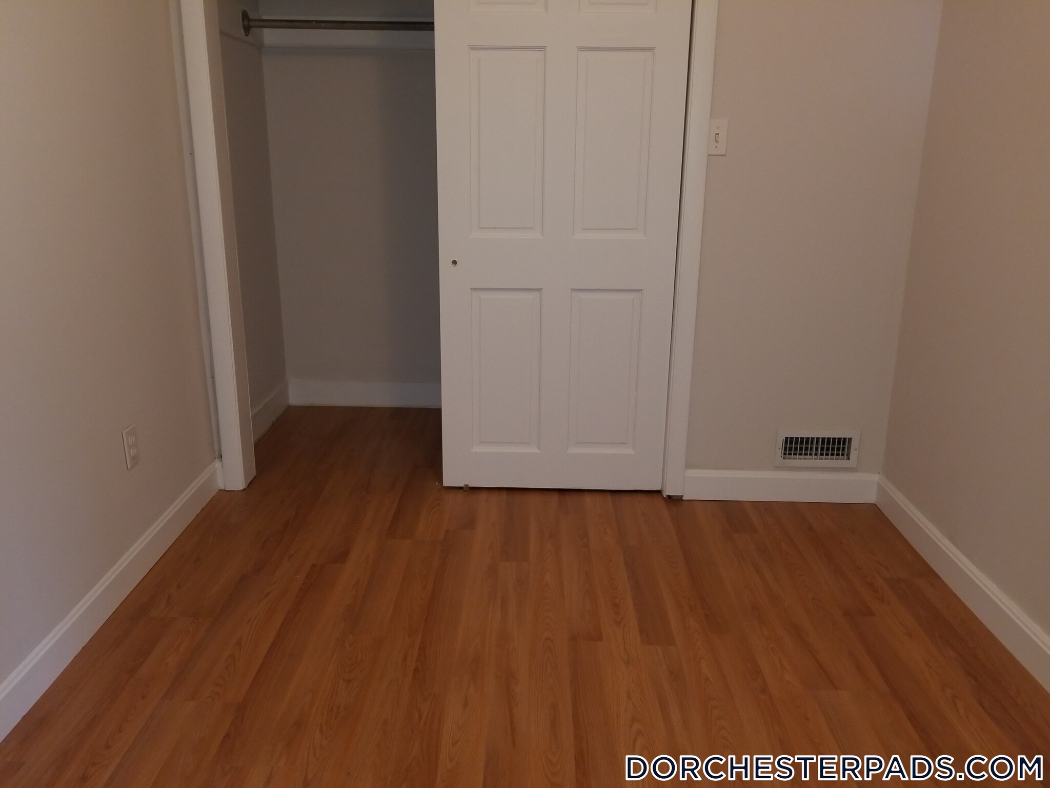 Building Photo - 105 Buttonwood St