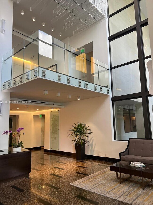 Building Photo - 1581 Brickell Ave