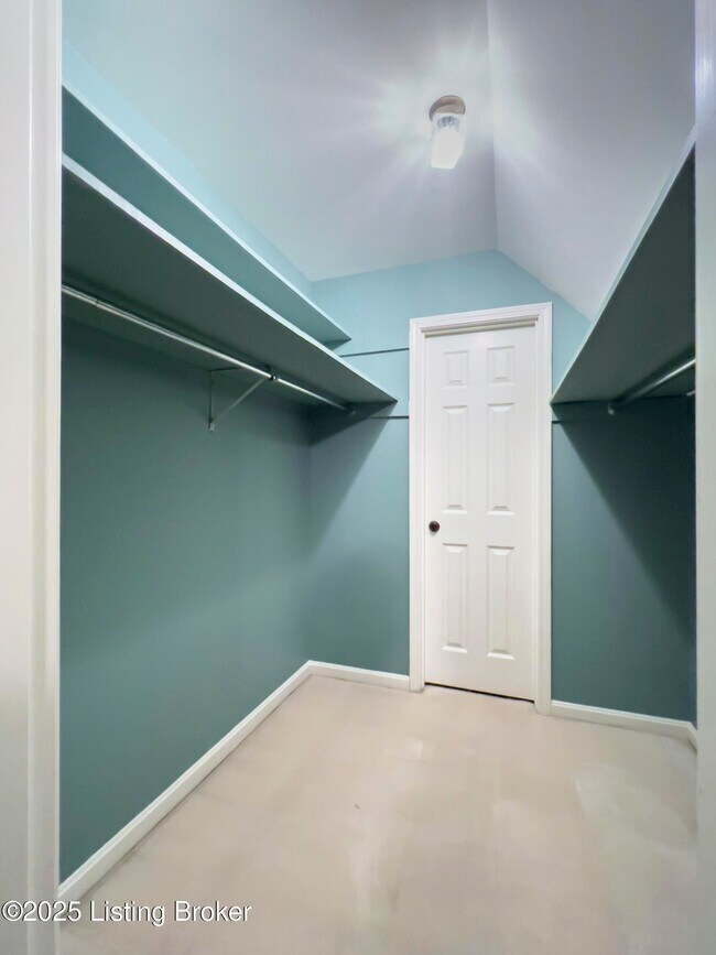 Building Photo - 1508 Sylvan Wynde