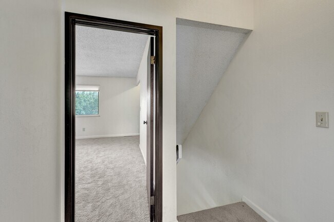 Building Photo - 266 W Rockrimmon Blvd