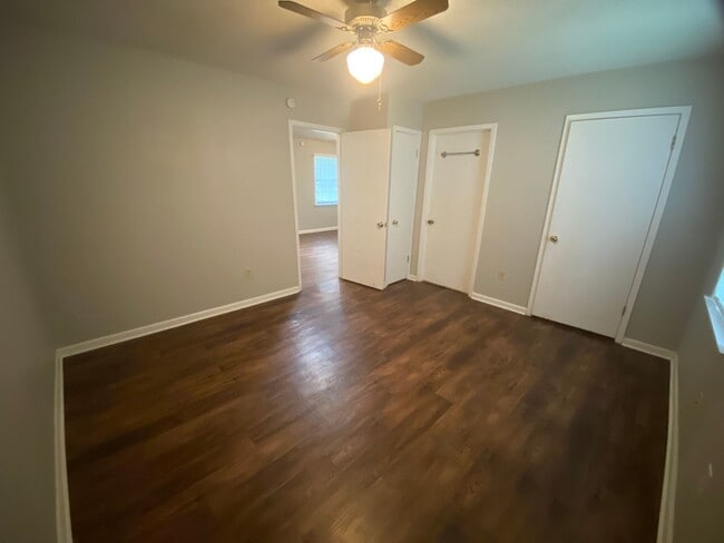 Building Photo - Affordable townhome near campus an square