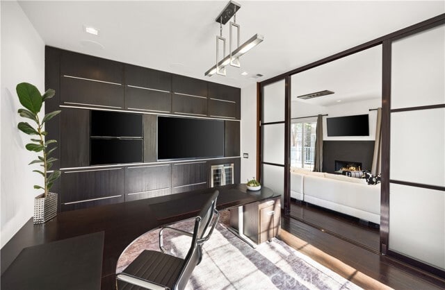 Building Photo - 4 Chandon