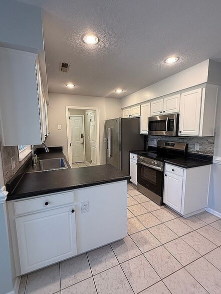 Building Photo - 7303 Flintrock Ct