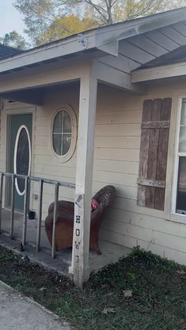 Building Photo - 174 E Sunset Dr