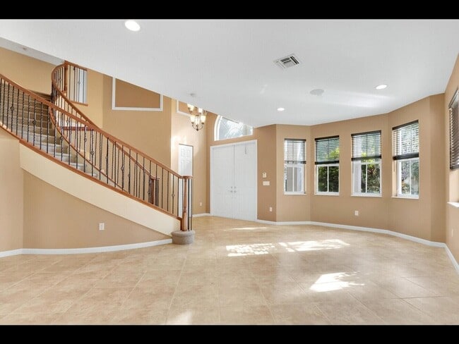 Building Photo - 3043 Hartridge Terrace