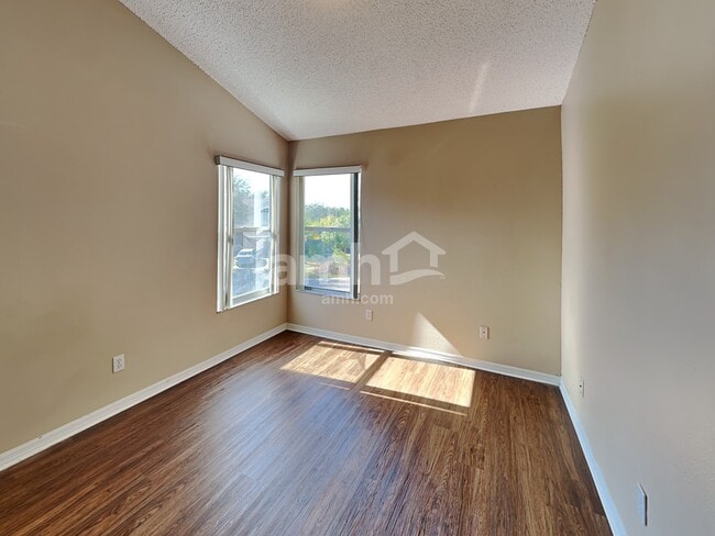 Building Photo - 1712 Scotch Pine Dr