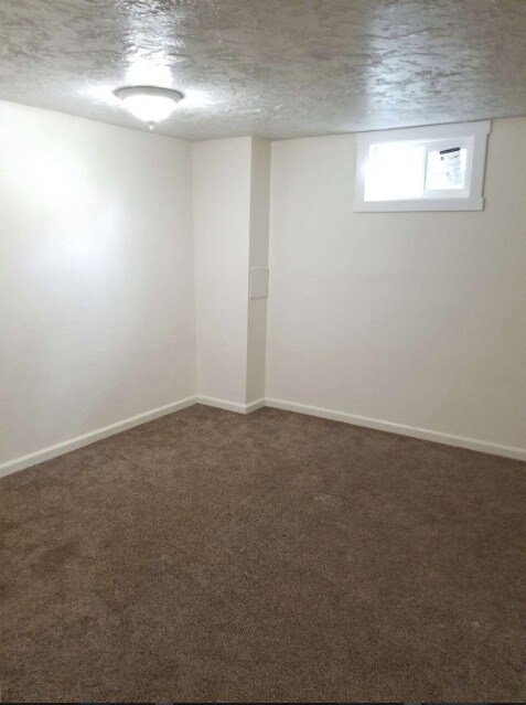 Building Photo - 575 Crimson Cir