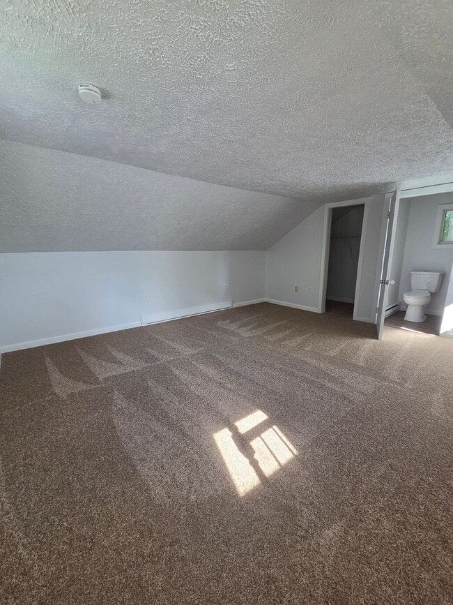 Building Photo - 2-Bedroom Wind Gap Home Available Now!