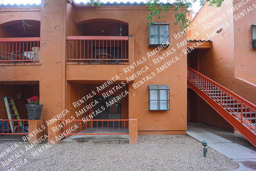 Building Photo - 747 S Ext Rd