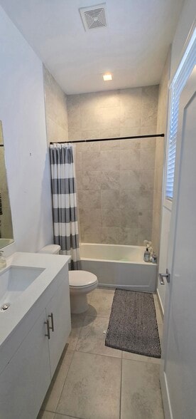 Building Photo - 4971 Whispering Way