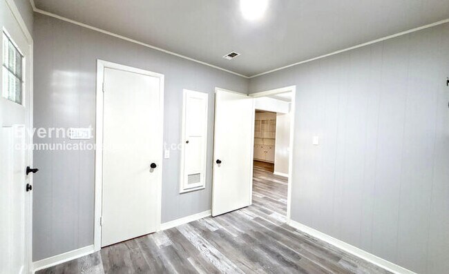 Building Photo - PROMO: Get $500 off the first month’s rent when you sign the lease today!! / Spacious Home with G...