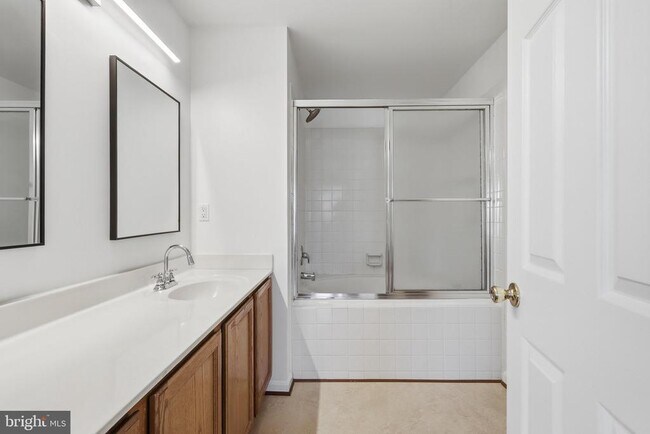 Building Photo - 14214 Beddingfield Way