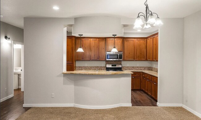 Building Photo - Beautiful and Spacious Single Family Condo...