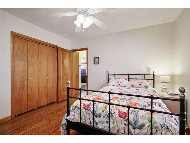 Building Photo - SINGLE FAMILY HOME! 3 CAR GARAGE BLOCKS FROM CAMDEN + NORTHEAST MPLS!