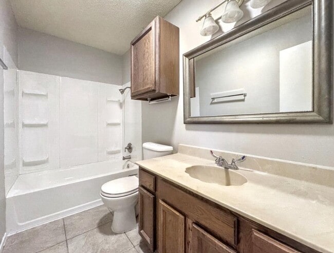 Building Photo - 501 Ridge Dr