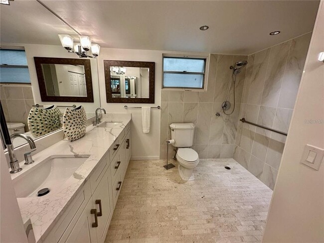 Building Photo - 690 Osceola Ave