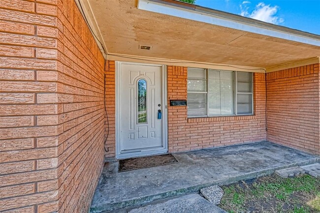 Building Photo - 718 Hohl St