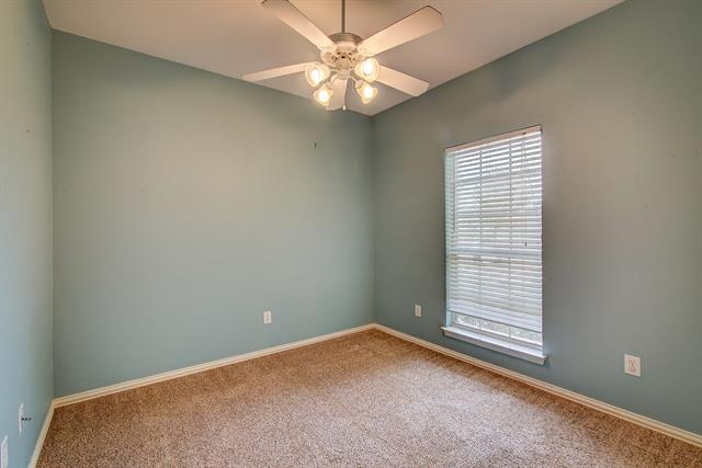 Building Photo - 304 Vista Way Dr