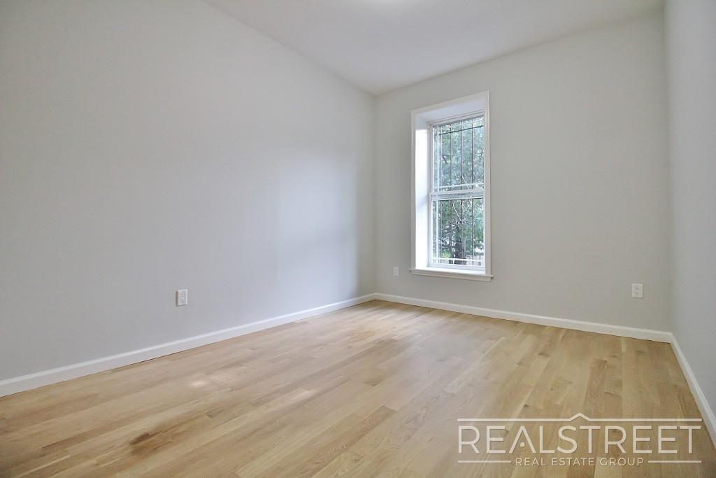Building Photo - Renovated 3 BR 2 BA in Crown Heights