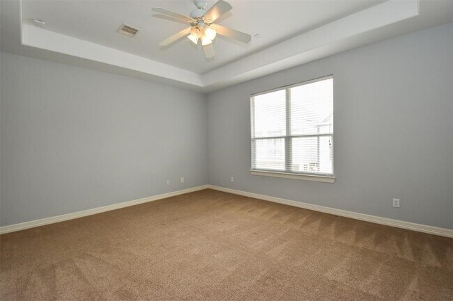 Building Photo - 815 Garden Rose Ln