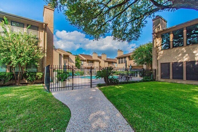 Primary Photo - 5000 Milwee St