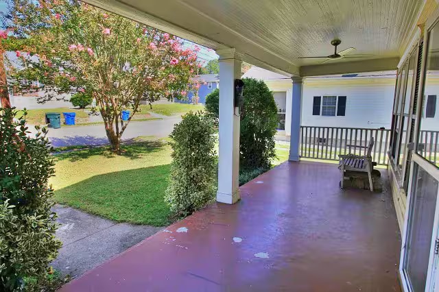 Building Photo - 211 W Geer St