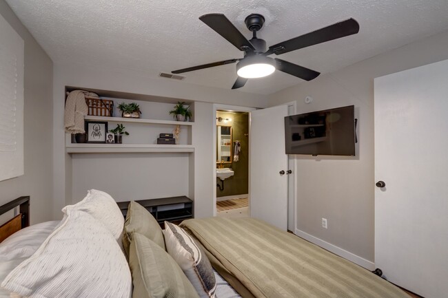 Building Photo - 4609 Waukesha St