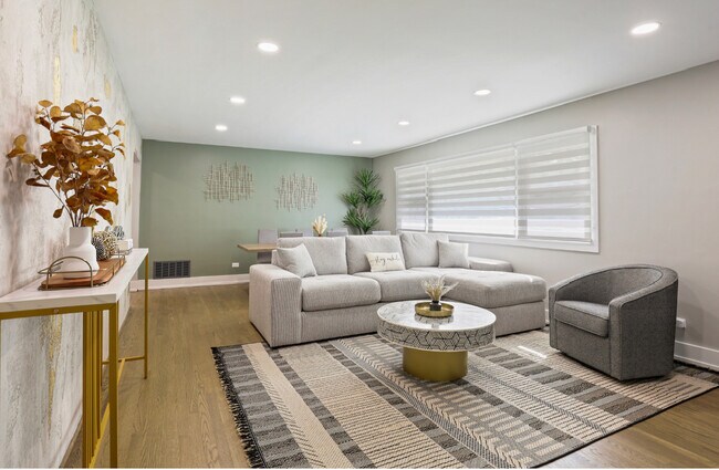 Building Photo - 2909 Flossmoor Rd