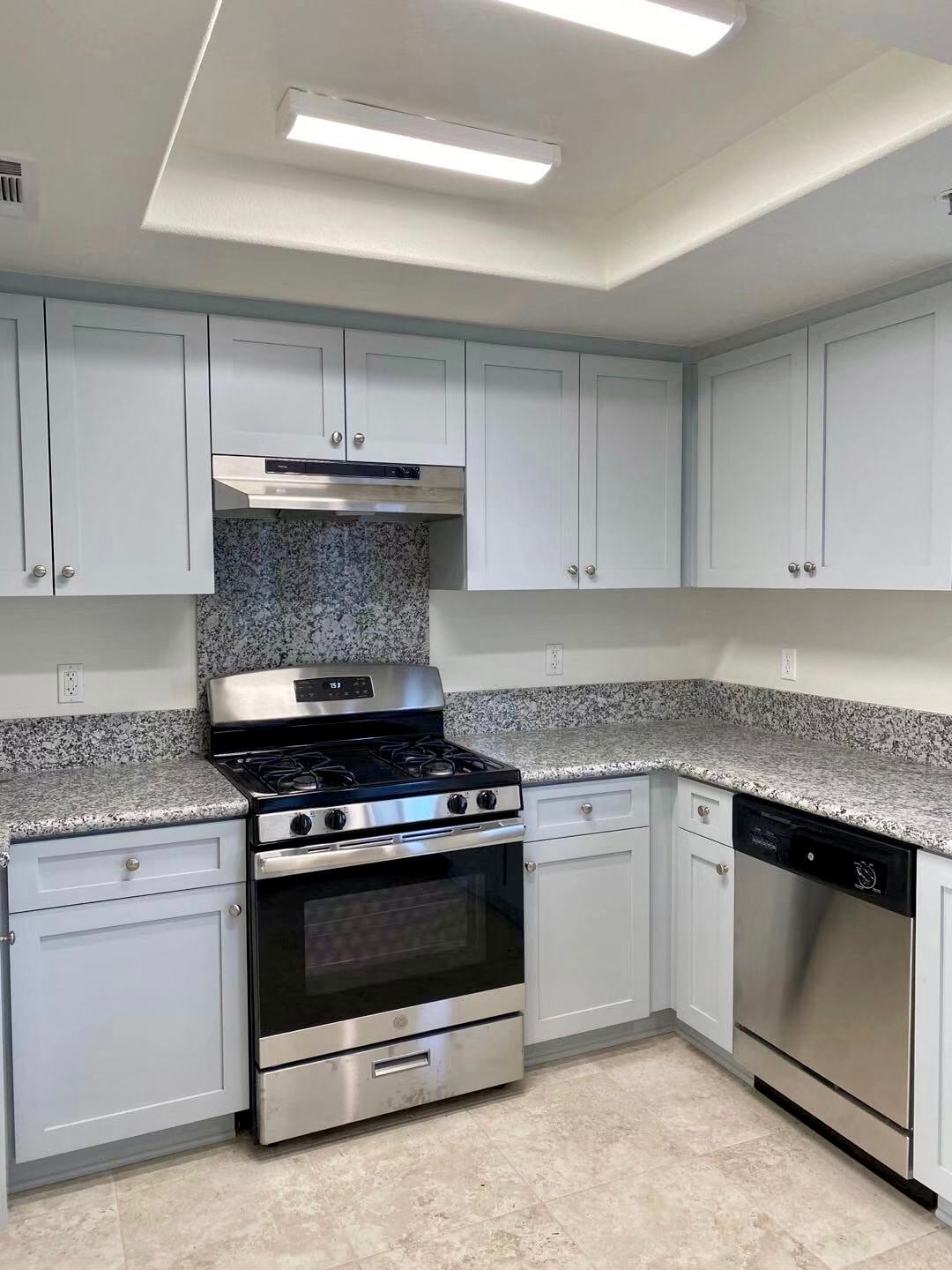 Building Photo - 809 W Duarte Rd