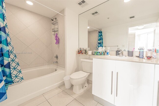 Building Photo - 325 S Biscayne Blvd