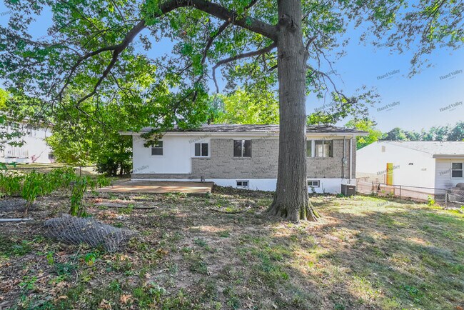 Building Photo - 2505 Netherton Dr