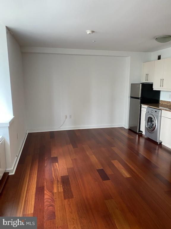 Building Photo - 219 S 18th St