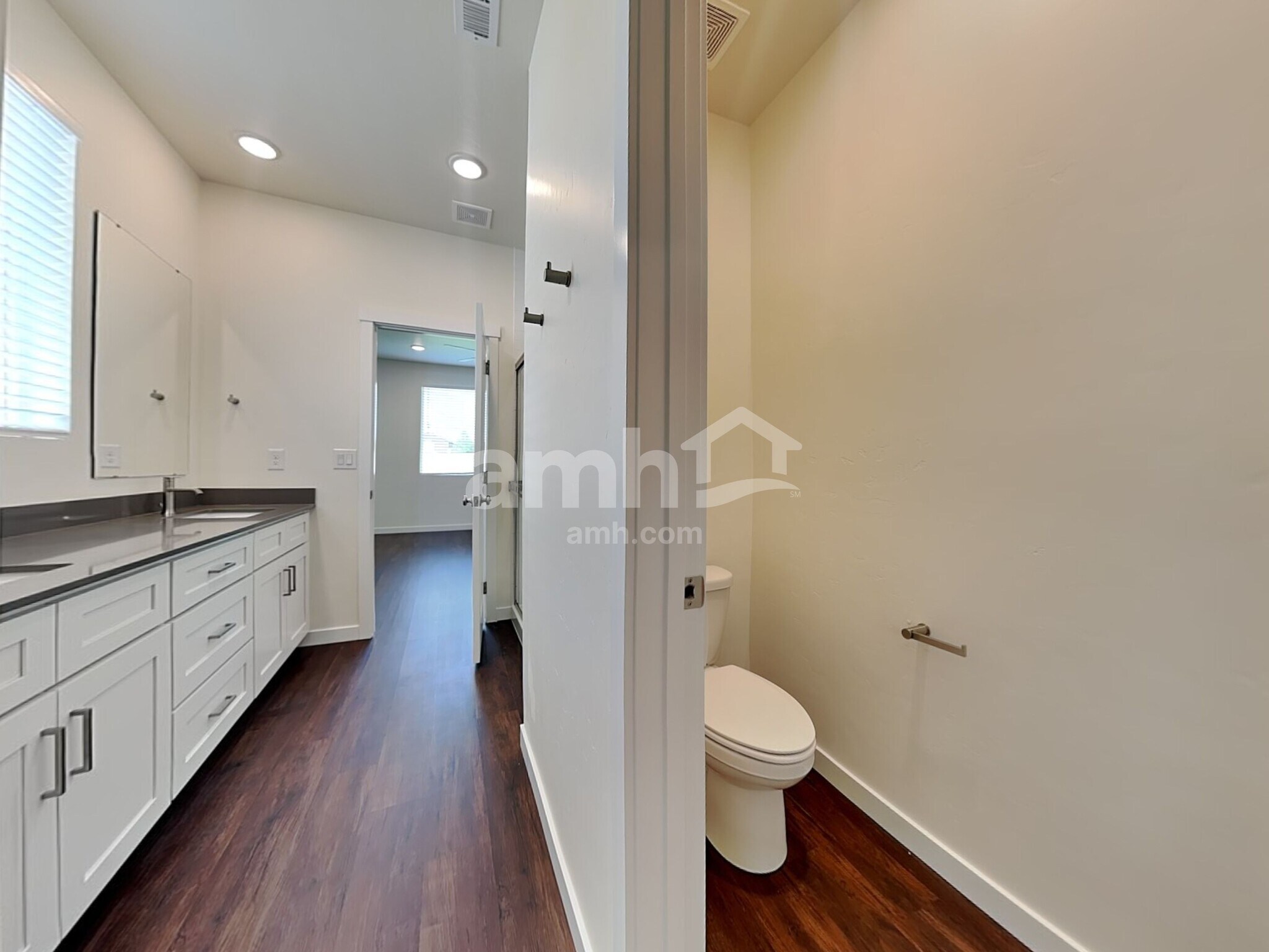 Building Photo - 9396 W Shumard St