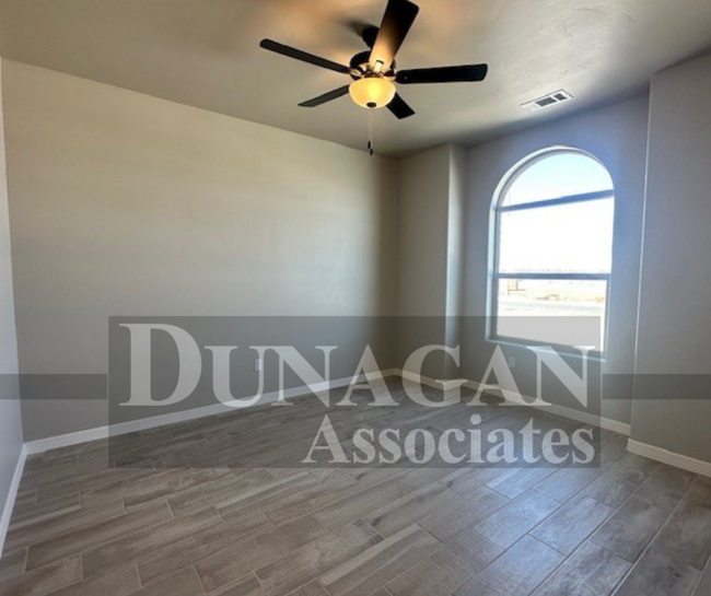 Building Photo - The Luke floor plan 3 Bedroom 2 bath Water...