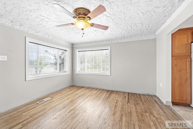 Building Photo - Single Family Home For Rent