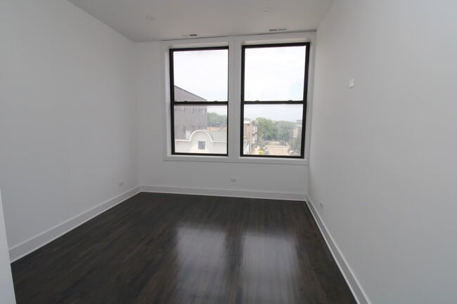 Building Photo - 1474 N Milwaukee Ave