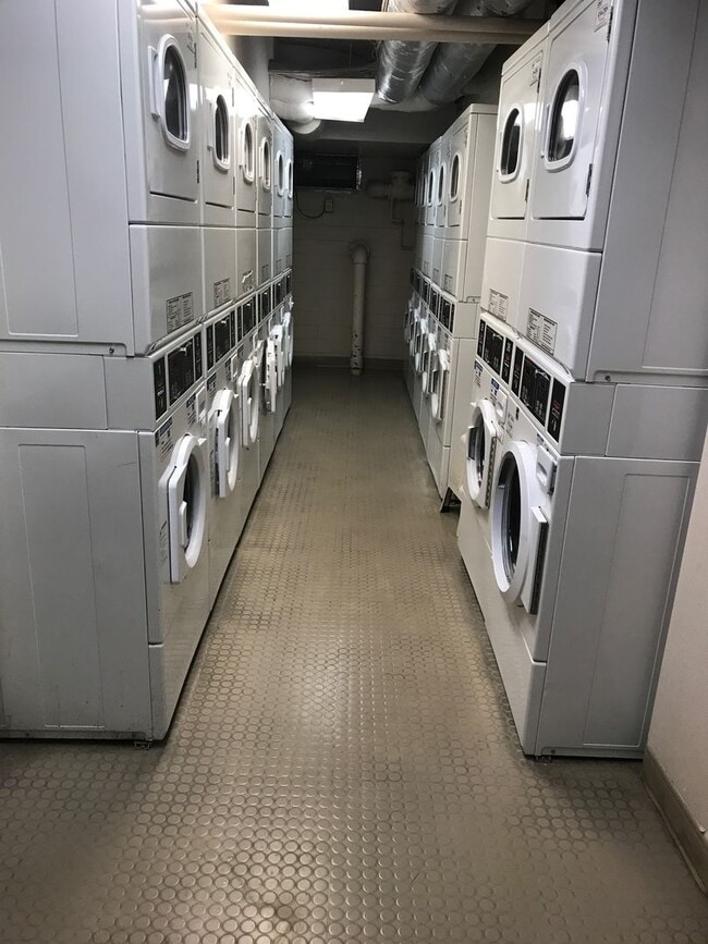 Building Photo - FREE RENT! Great Foggy Bottom One Bedroom ...