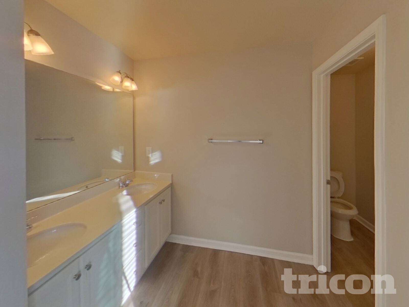 Building Photo - 207 Stillwood Dr