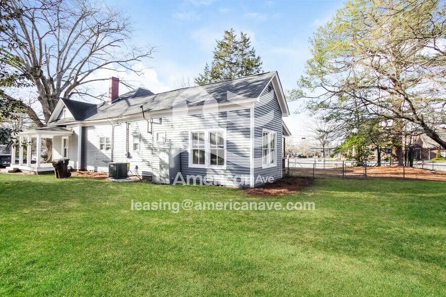 Building Photo - 1254 Hunt St