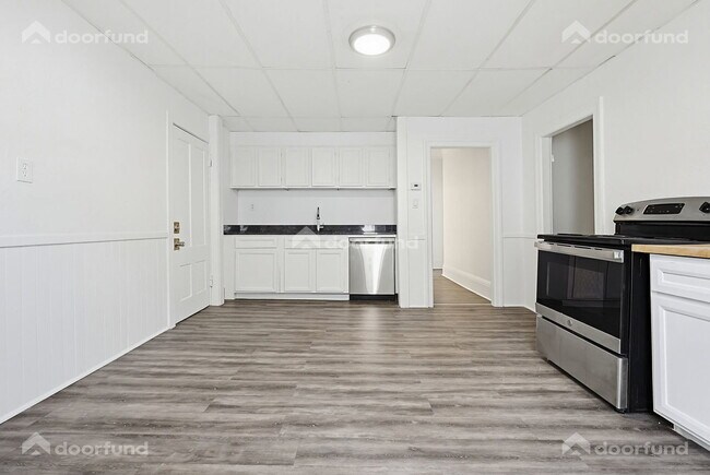 Building Photo - 17 Wachusett St