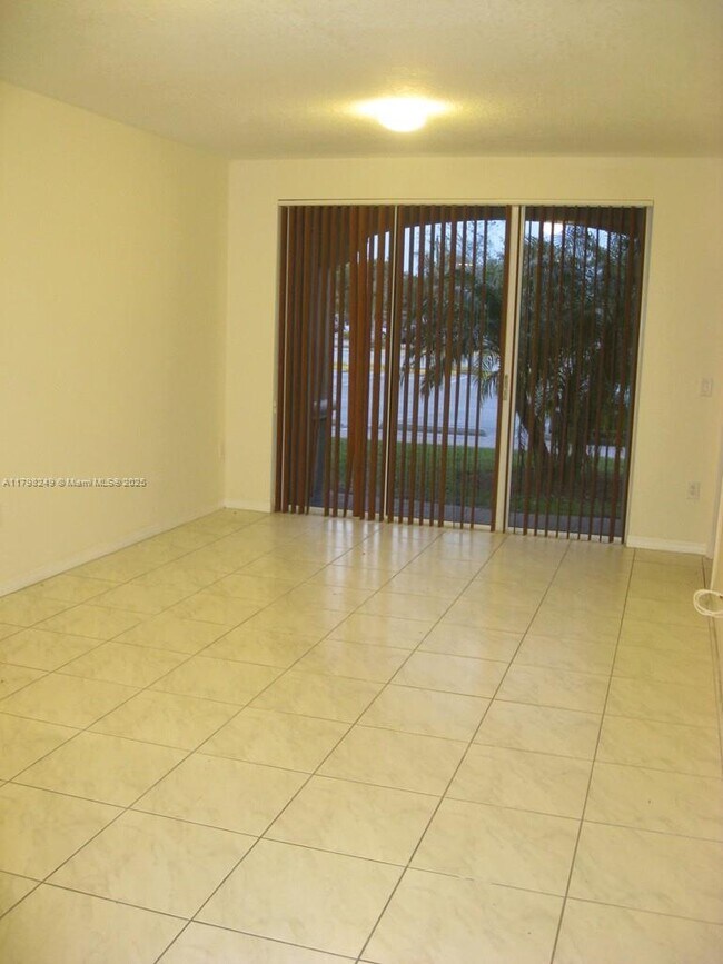 Building Photo - 6630 NW 114th Ave