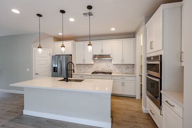 Building Photo - Move In Ready!stunning 3 bedroom, 2.5 bathroom home located in Phoenix!