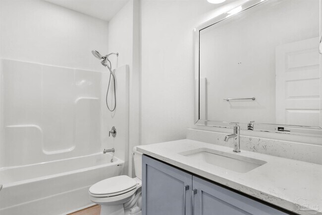 Building Photo - 17 N L St