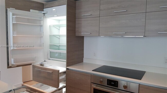 Building Photo - 1300 S Miami Ave