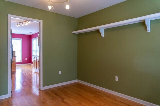 Building Photo - 40 Wayward Path